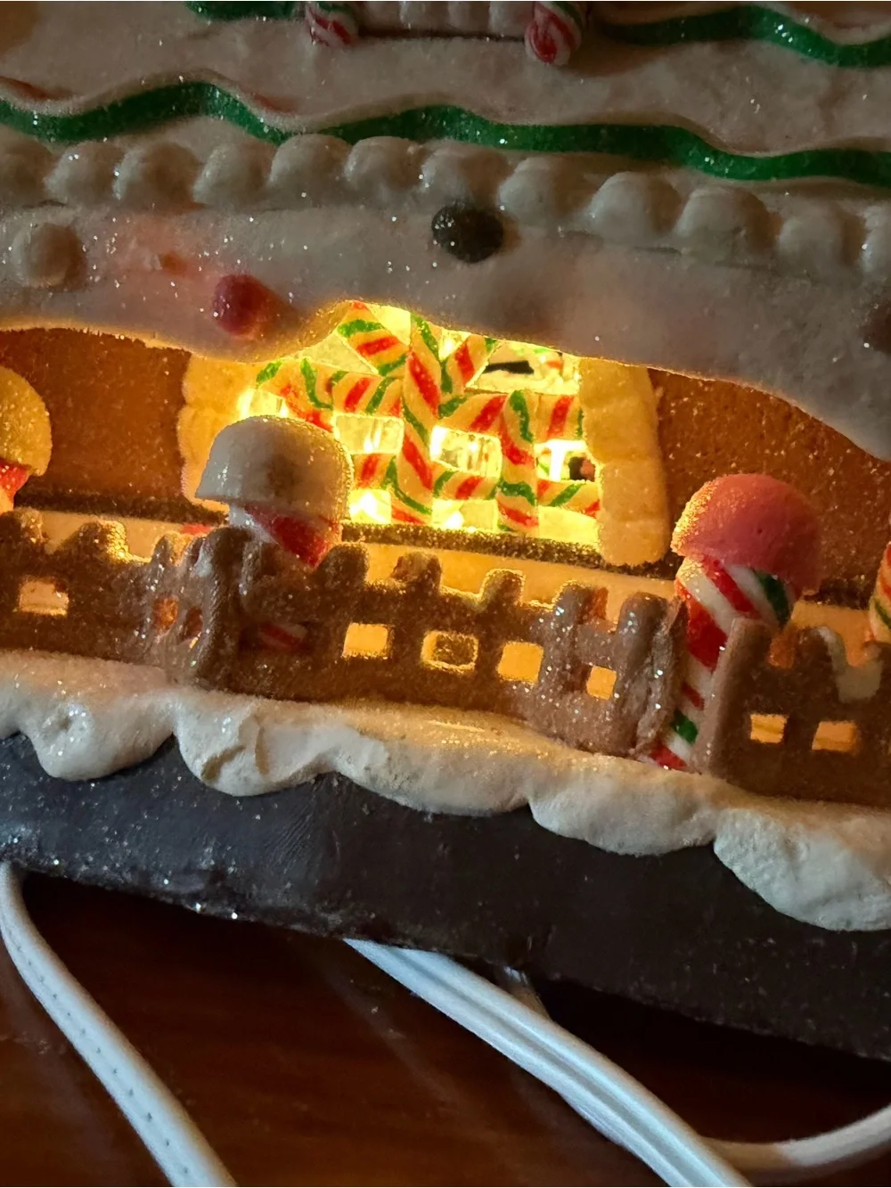 Kurt Adler Lighted Gingerbread Cottage in White, Red, Green